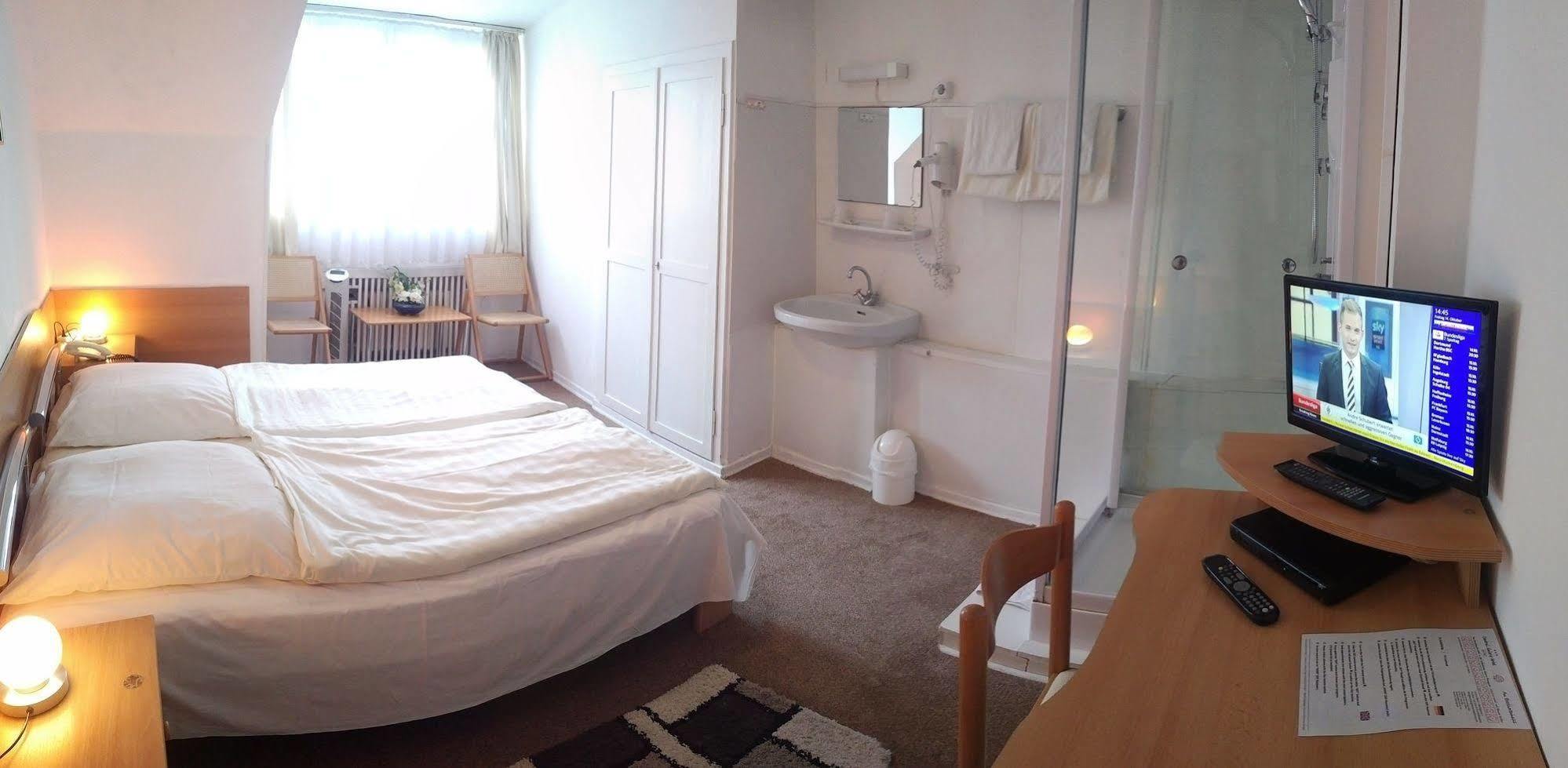 Central Budget Hotel Bonn Exteriör bild
