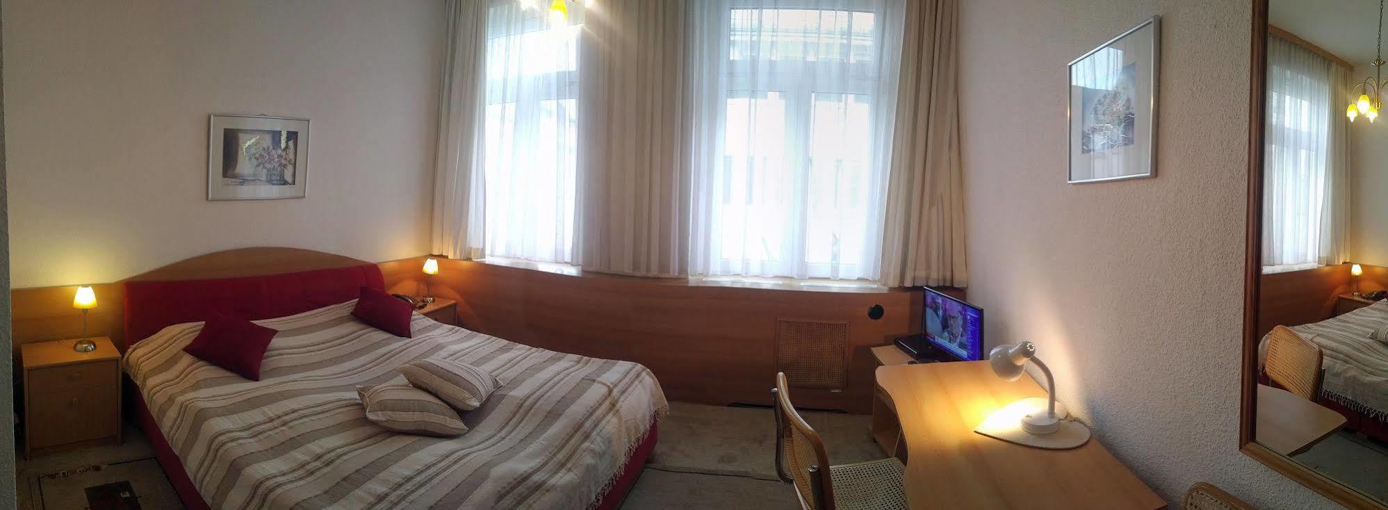 Central Budget Hotel Bonn Exteriör bild