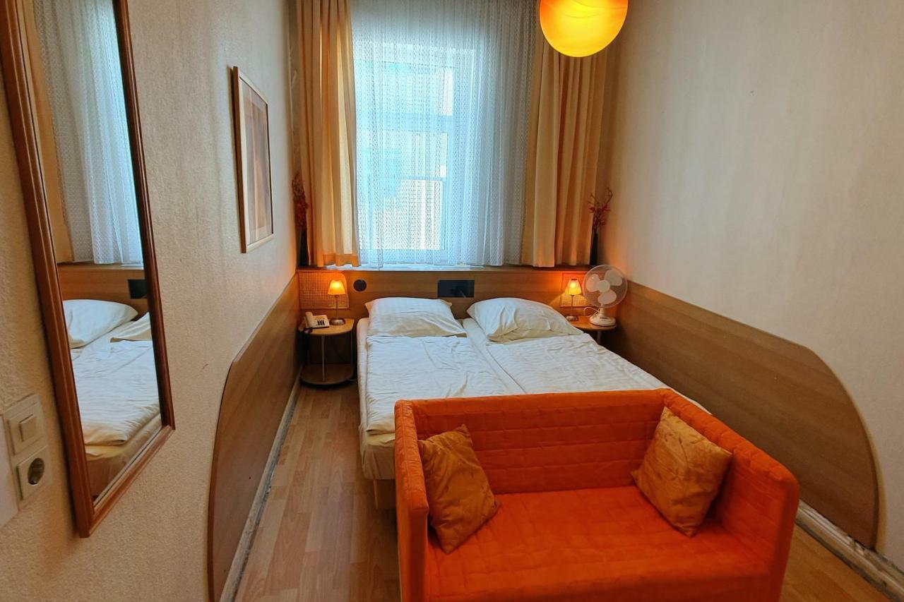 Central Budget Hotel Bonn Exteriör bild